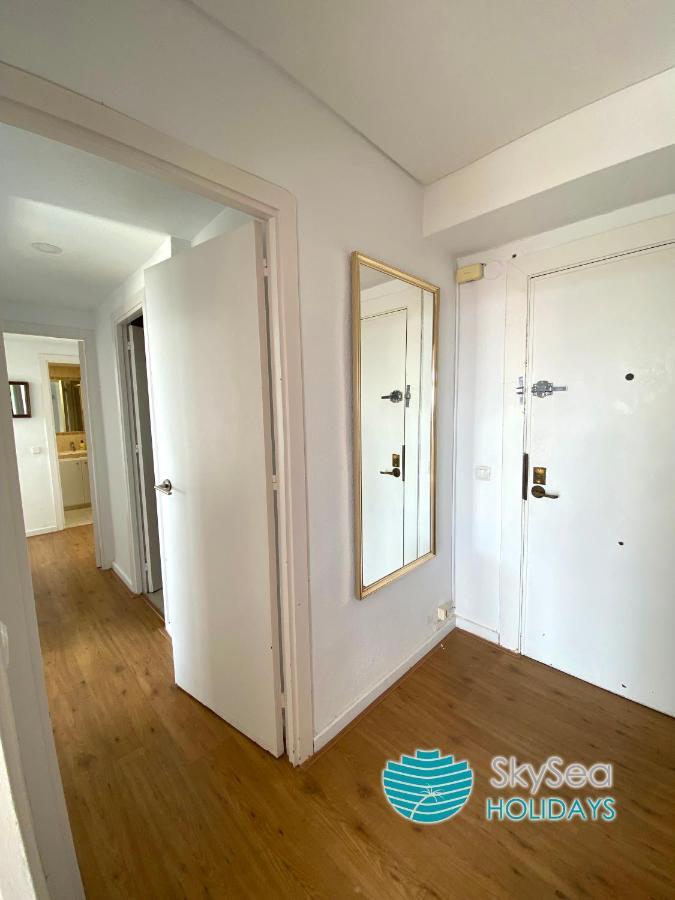 Skysea Holidays La Carihuela Apartman Torremolinos Kültér fotó